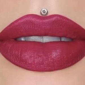 🔥 Jeffree Star Velvet Trap Lipstick “Entrapment”